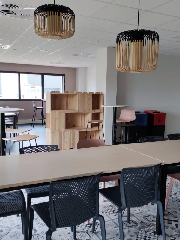 Rénovation des espaces de coworking de la Plaine de l’Ain par Nhellio